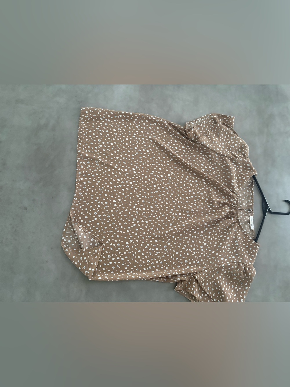 Nine West Pale Peach Sleeveless shirt and beige blouse see pictures